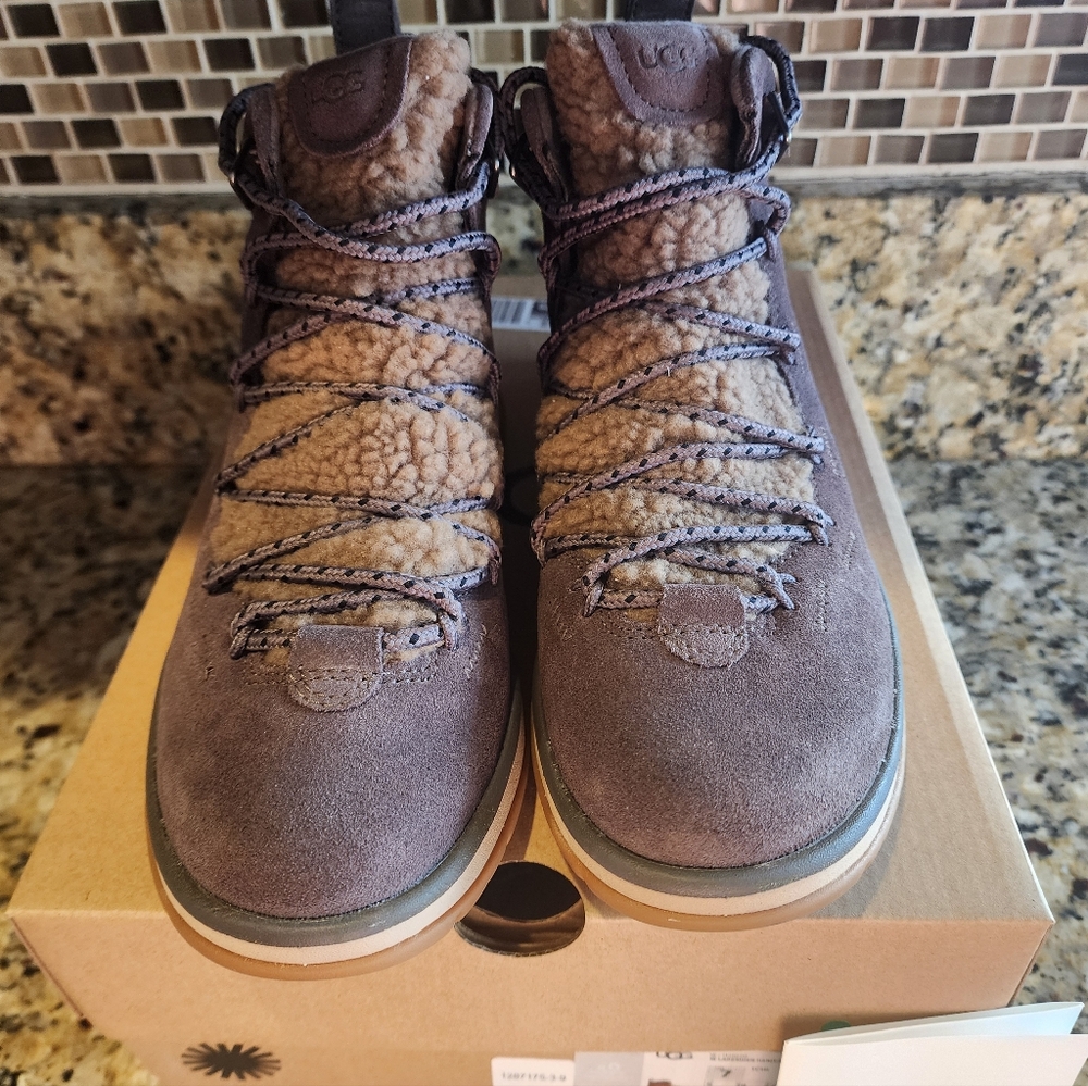 New Box Nwt Women Ugg Winter Boots 7 Lakesider Hertiage